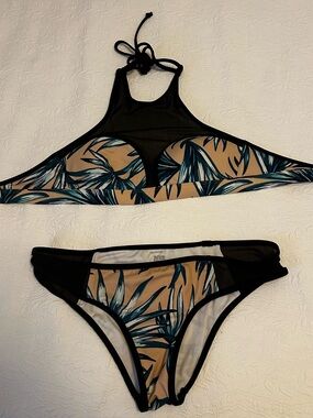 Black & Pink Leaf-Print High Neck Bikini Set